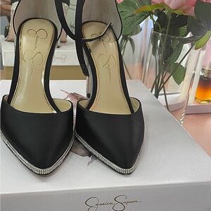 Jessica Simpson Black Pointed-Toe Heels